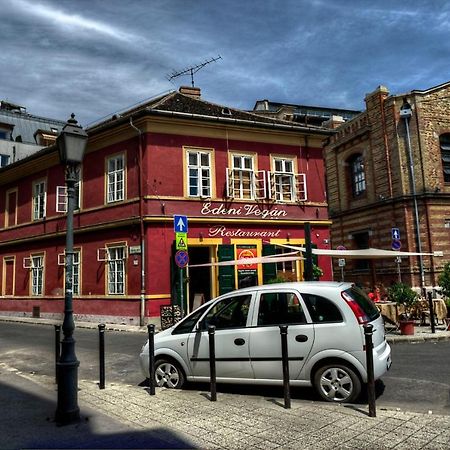 Santico Art Hotel And Hostel Budapest Exterior foto